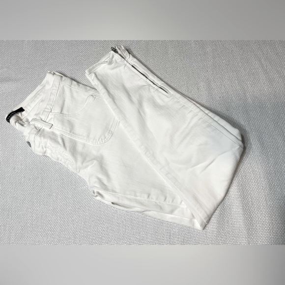 J Brand white jeans with zipper at ankles - Picture 1 of 9